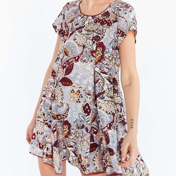 Silence + Noise Witchy T-Shirt Dress - Picture 7 of 7